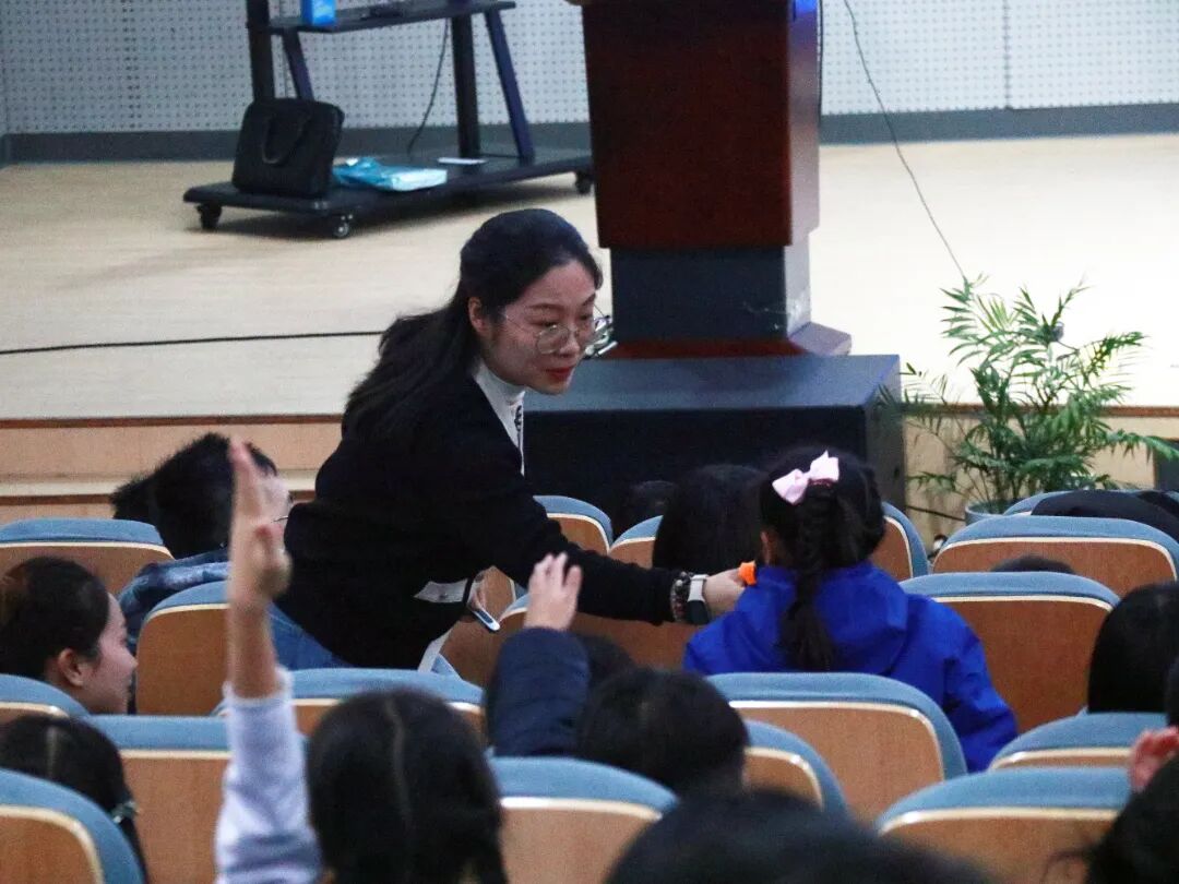 亲子讲座2.JPG